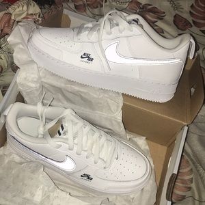 I'm selling nikes brand new never worn